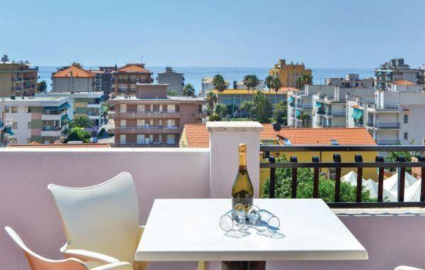 Bike And Breakfast Apartments Pietra Ligure Exterior photo